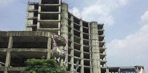 西亚烂尾楼爆料视频最新,最新爆料视频曝光惊人内幕  第2张